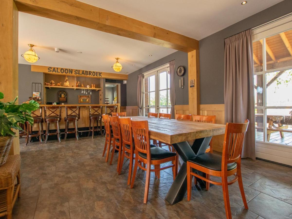 Lodge Slabroek Uden Bagian luar foto