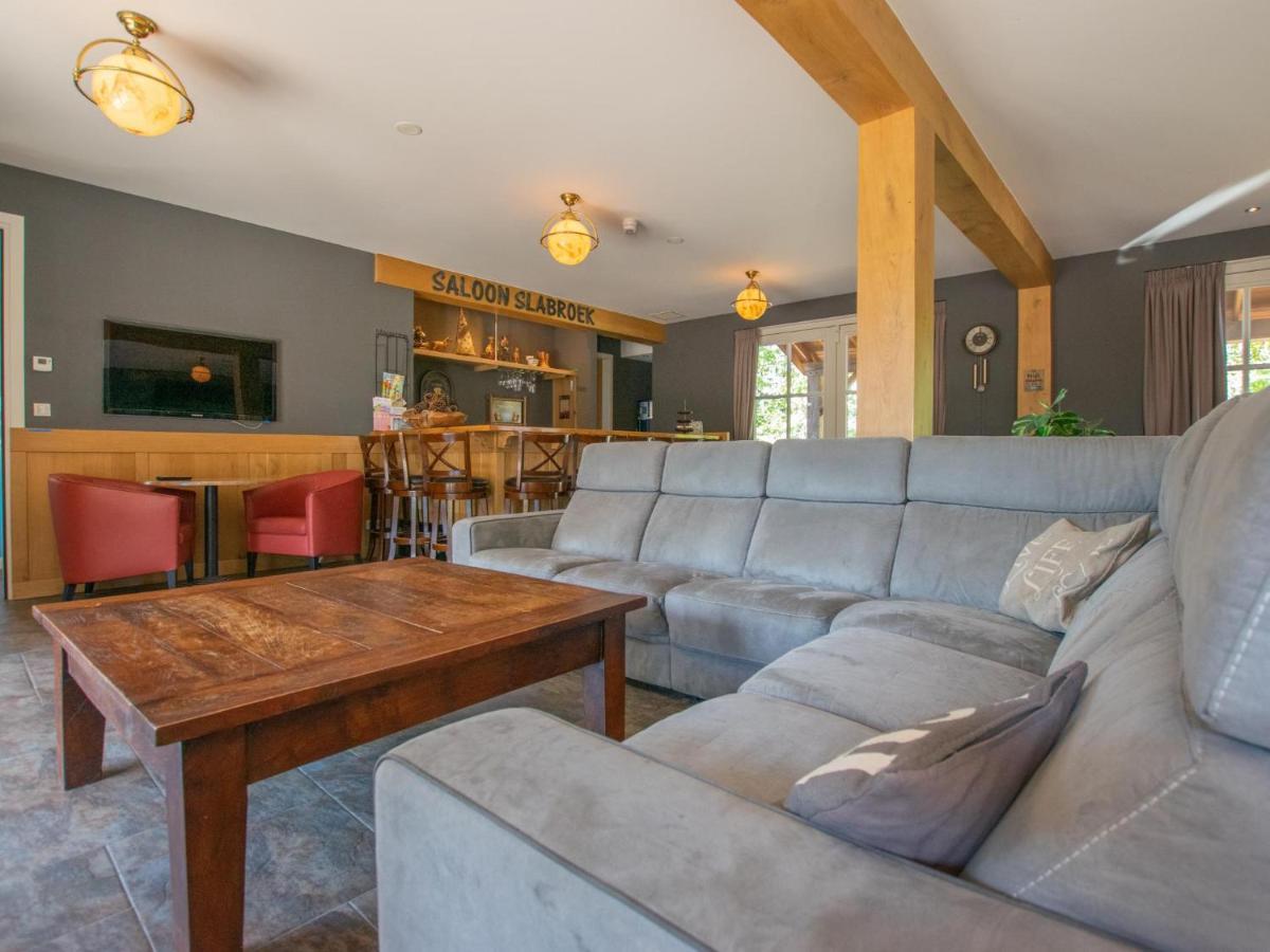 Lodge Slabroek Uden Bagian luar foto